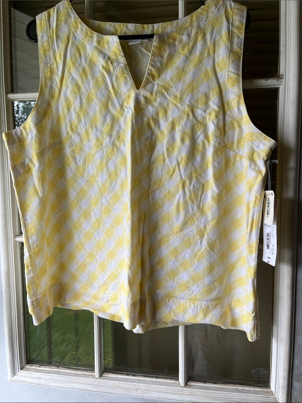 Liz Claiborne Yellow and White Sleeveless V-Neck Gingham Top